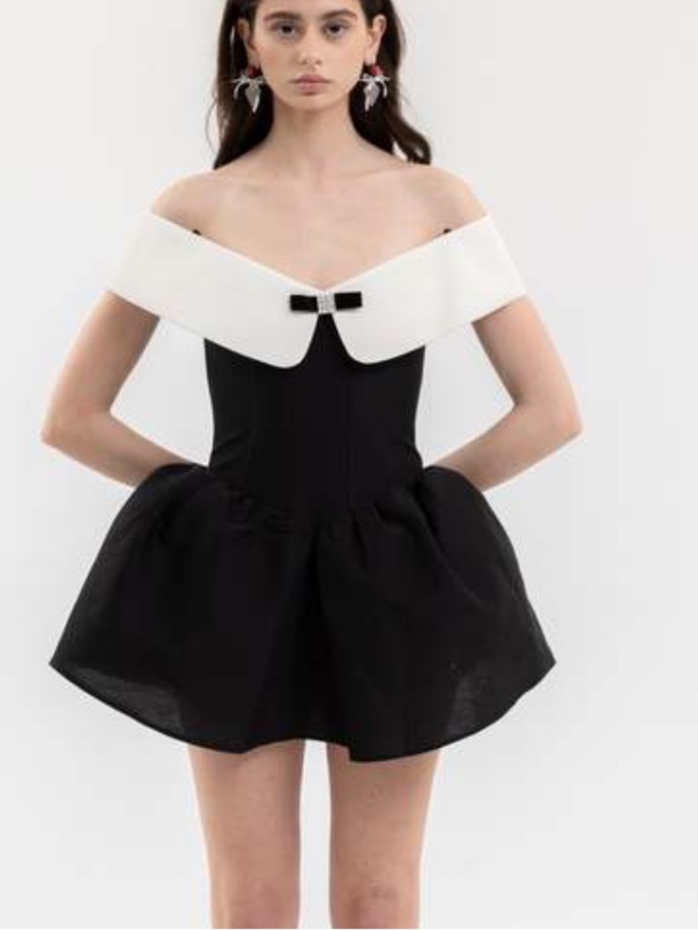 One-Shoulder Black Dress with White Folded Collar